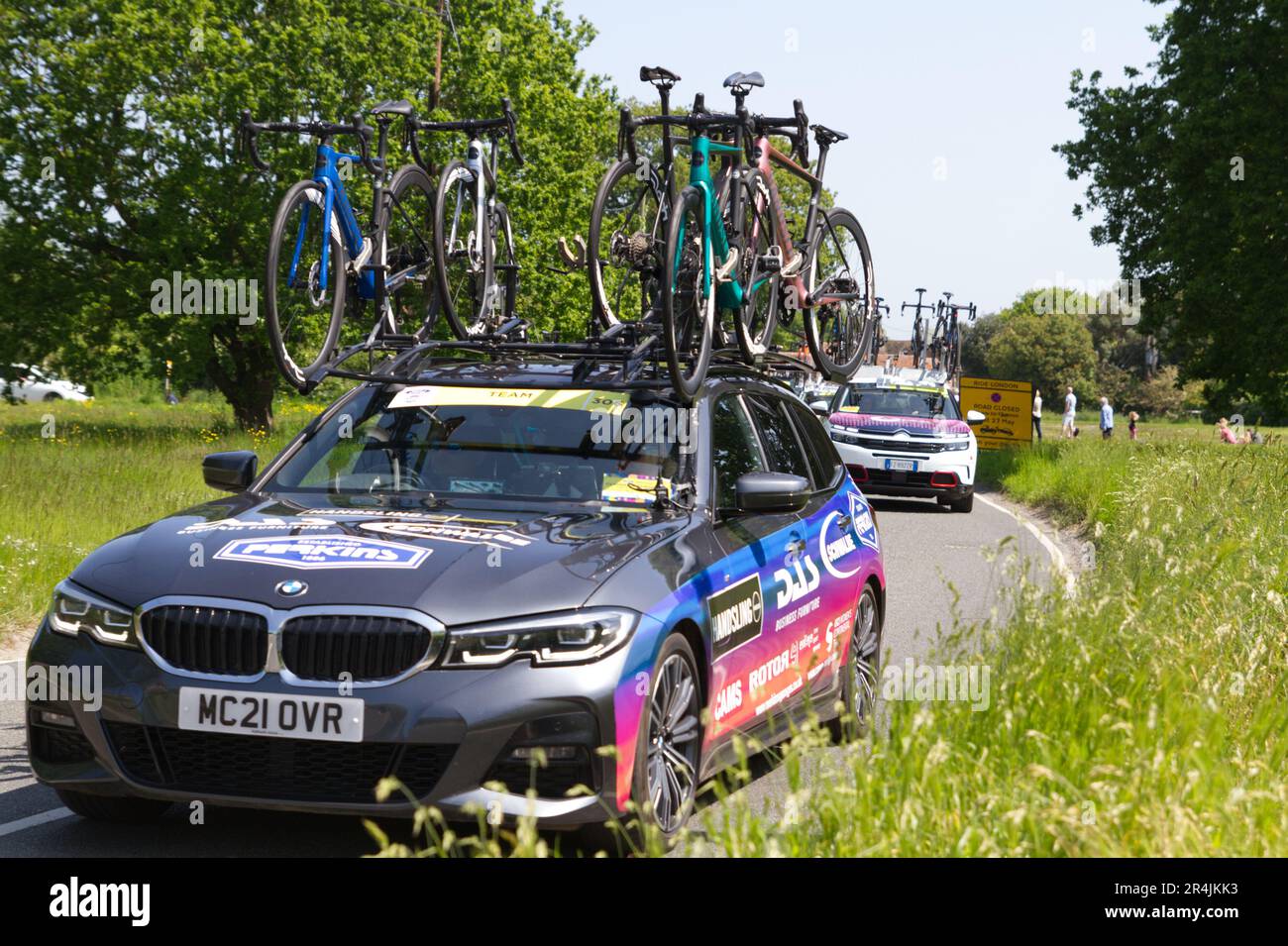 Ridelondon Shell RideLondon Classique 2023 stage 2 passes through the village of Layer ...