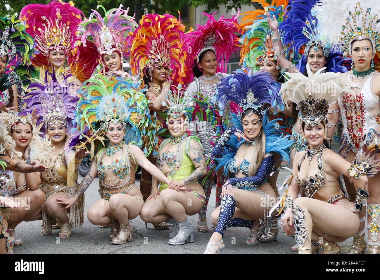San Francisco, California, USA. 28th May, 2023. Dazzling performers adorned in extravagant costumes take to the streets of San Francisco for Carnaval, an annual celebration of unity and diversity. Credit: Tim Fleming/Alamy Live News Stock Photo