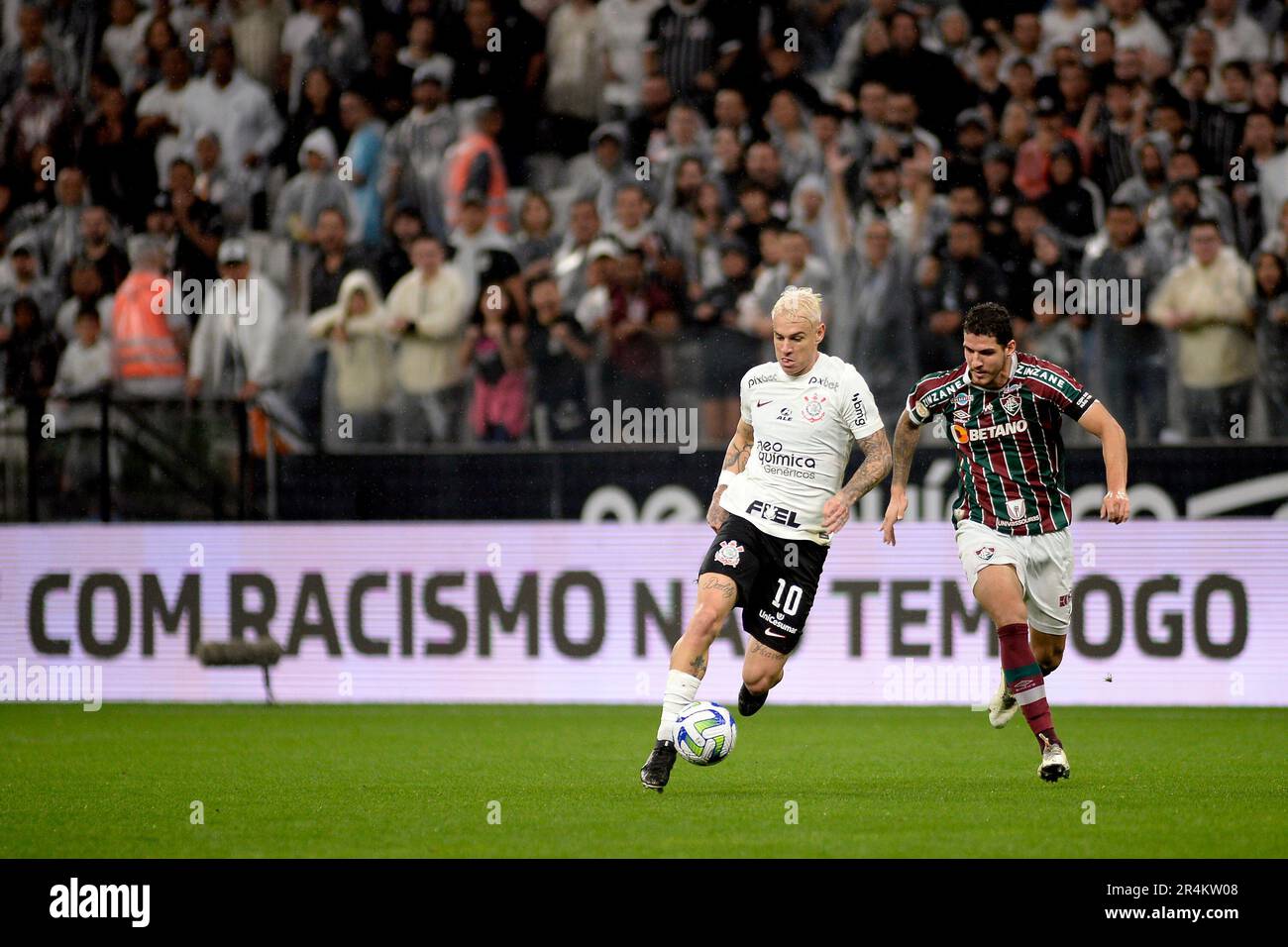 Saiba se Róger Guedes vai sair do Corinthians - Lance!