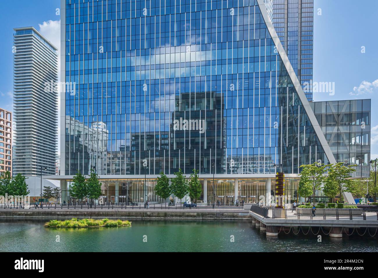 Bank street london canary wharf hi-res stock photography and images - Alamy