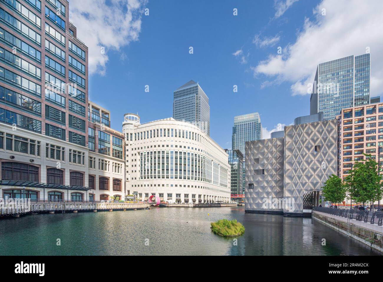 Middle Dock in Canary Wharf Stock Photo