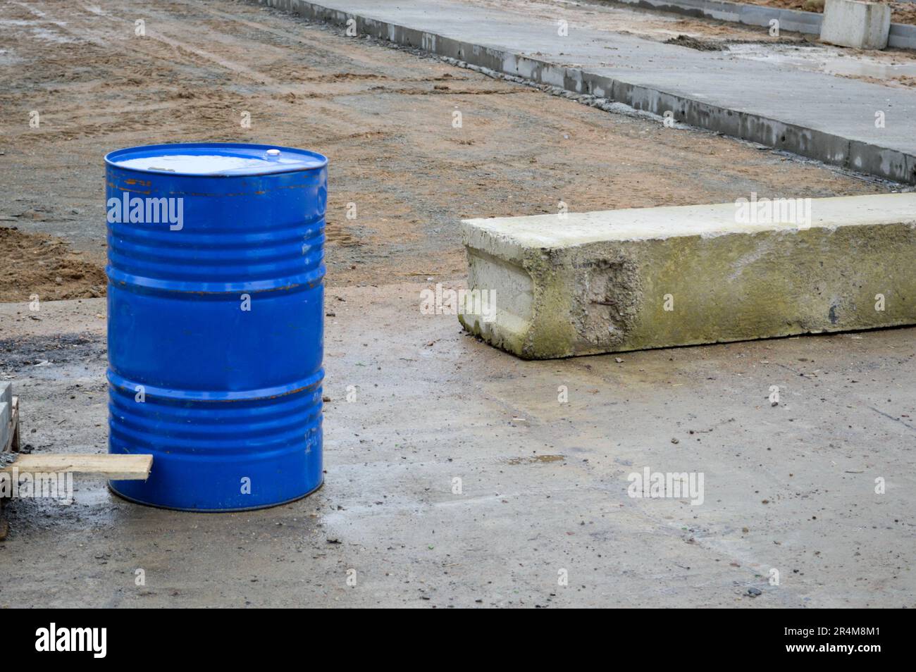 Large metal iron industrial blue round 200 liter barrel for storing