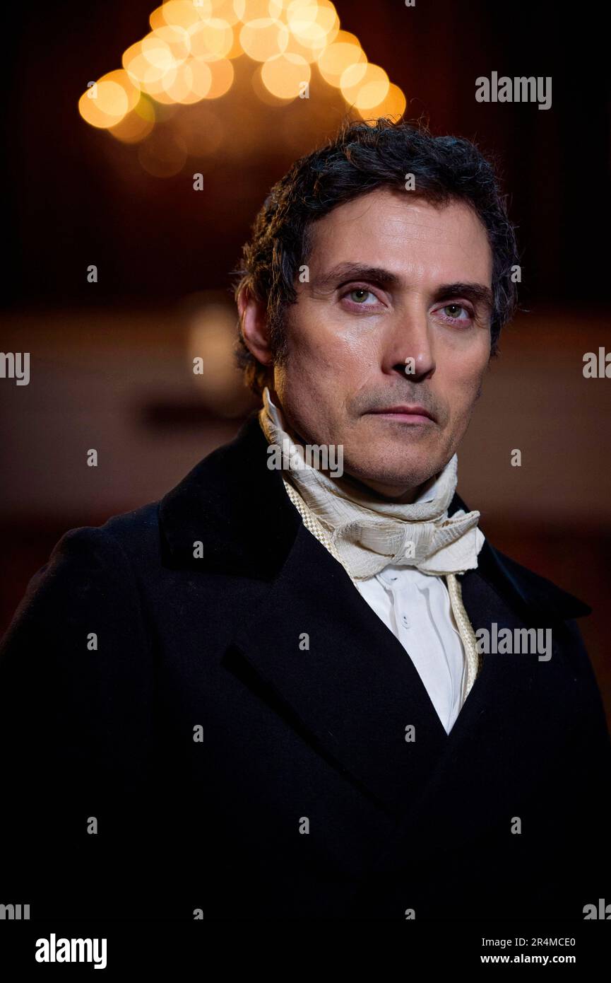 RUFUS SEWELL in VICTORIA (2016), directed by DAISY GOODWIN. Credit: MAMMOTH SCREEN / Album Stock Photo