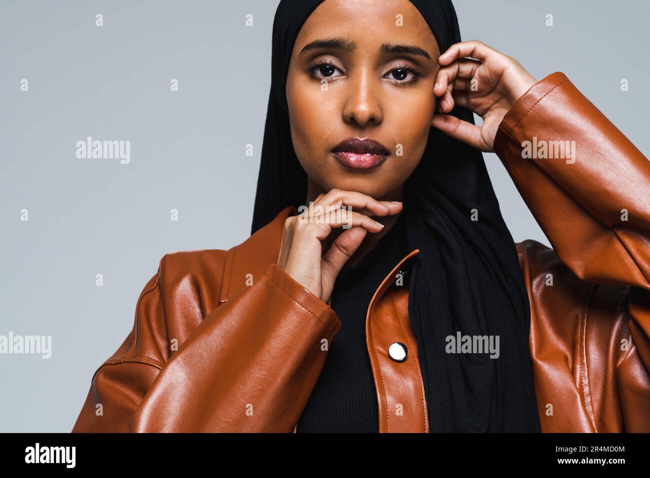 Beautiful arab middle-eastern woman with traditional abaya dress in ...