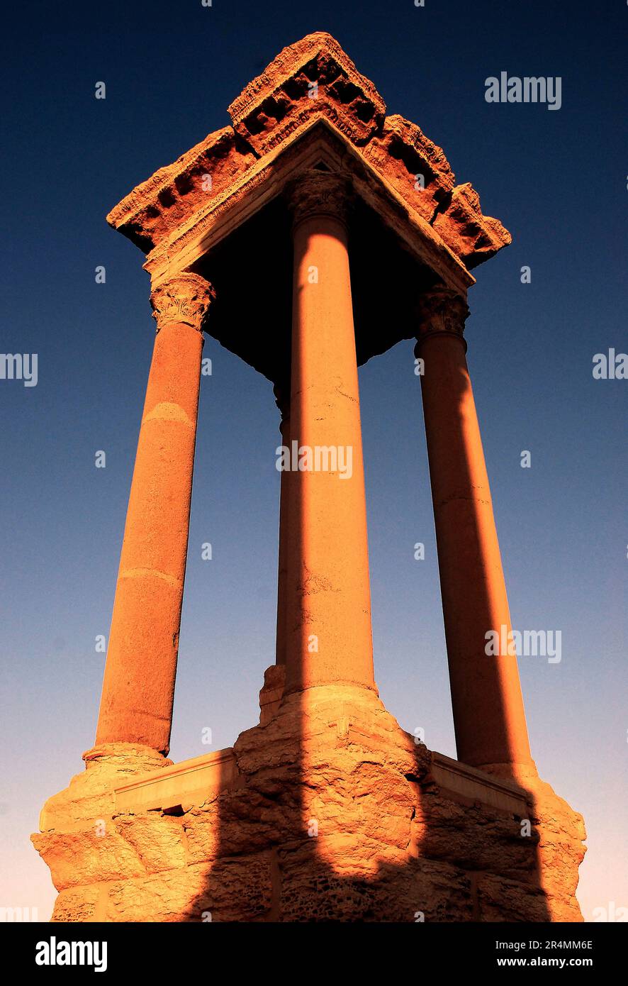 Ancient tadmor hi-res stock photography and images - Alamy
