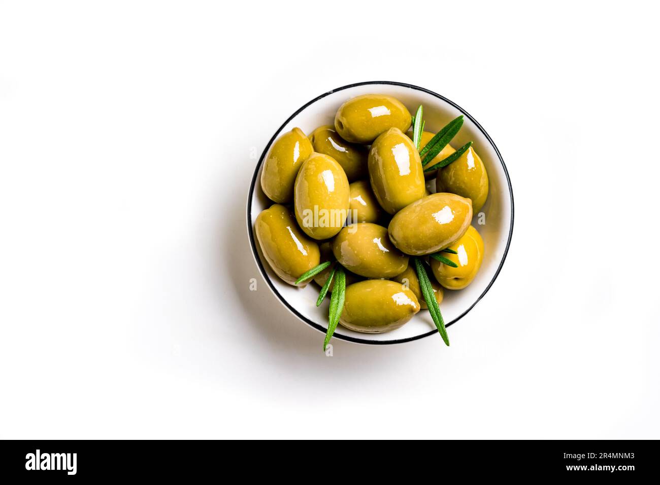 Olives in a bowl top view isolated hi-res stock photography and images ...