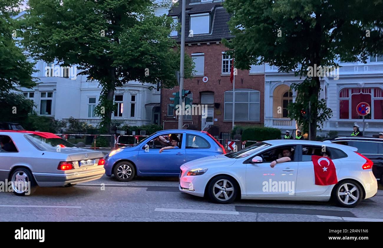 Hamburg, Germany. 28th May, 2023. Turks living in Germany celebrate the