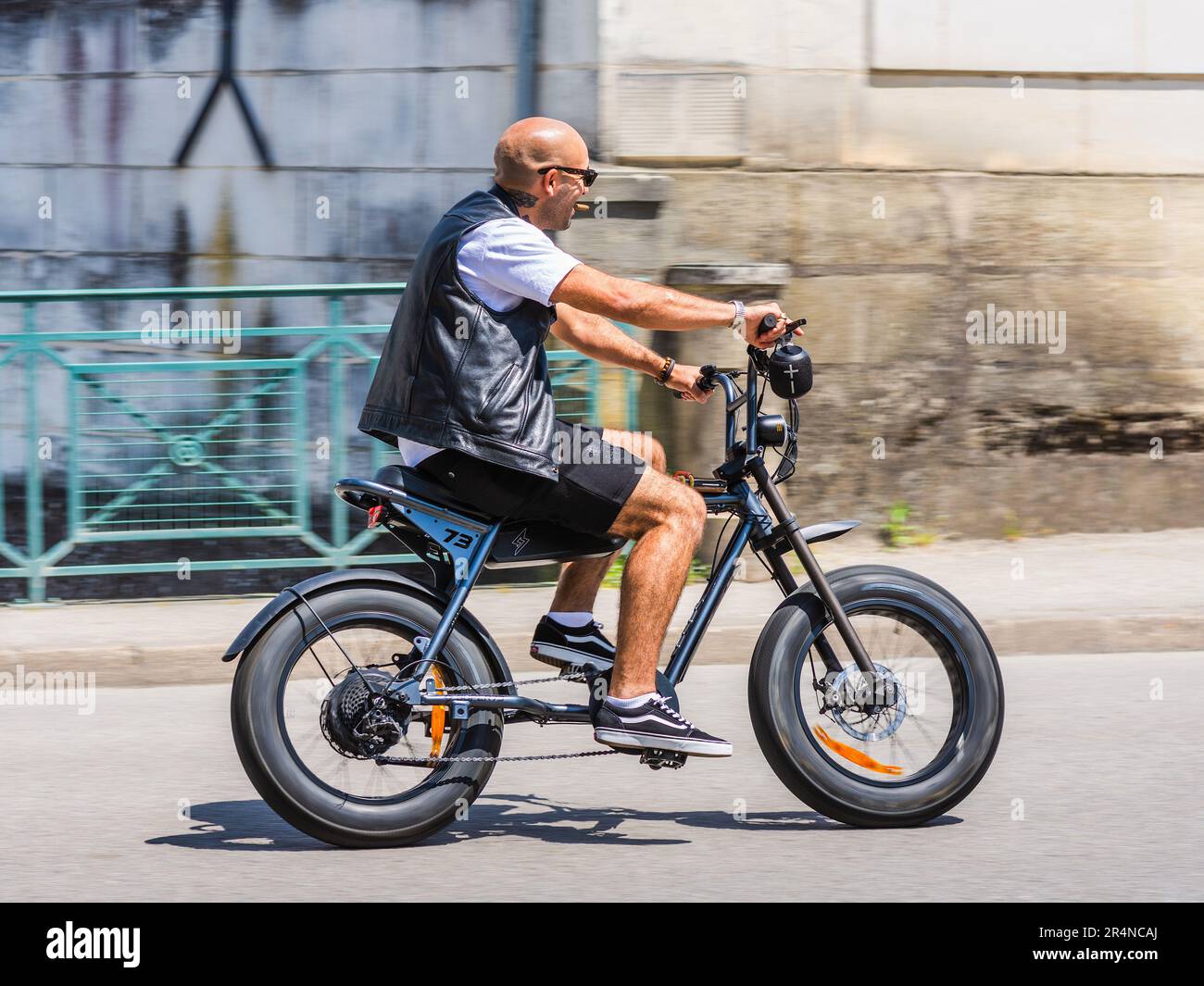Electric bike for fat hot sale person