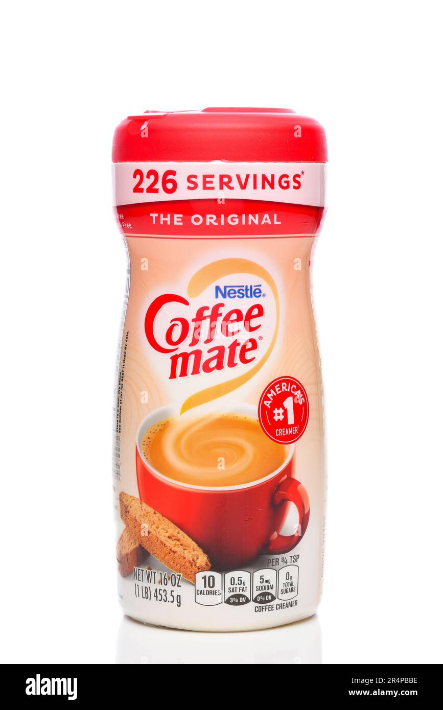 IRIVNE, CALIFORNIA - 29 MAY 20223: A container of Coffee Mate creamer from Nestle. Stock Photo