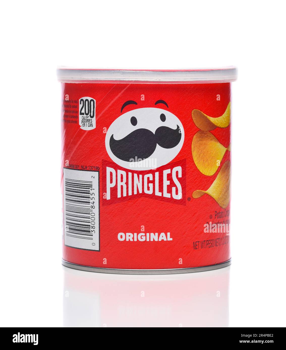 IRIVNE, CALIFORNIA - 29 MAY 20223: A mini can of Pringles Original Potato Crisps. Stock Photo