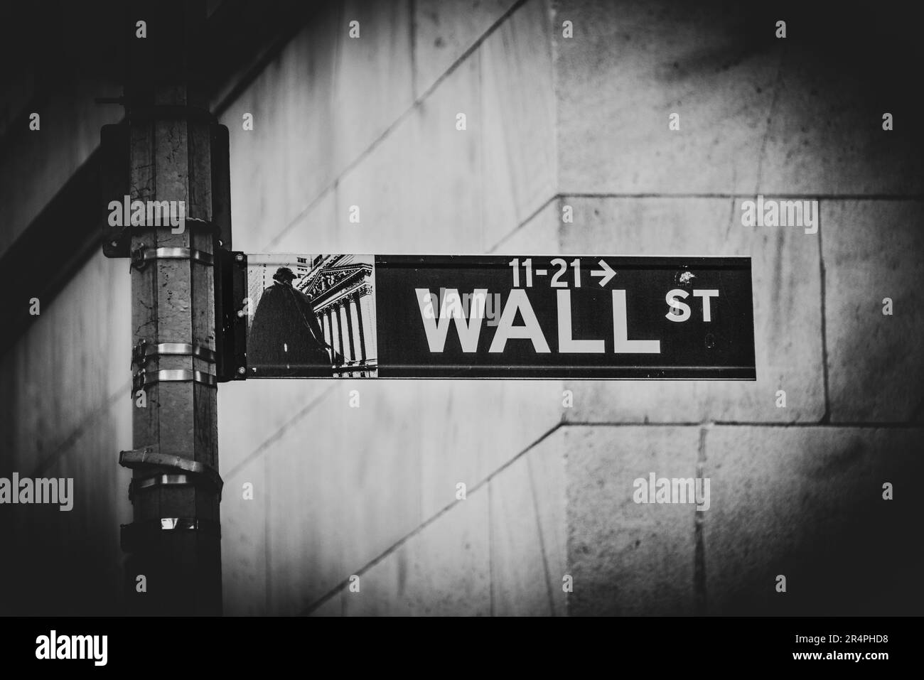 Nyc st signs Black and White Stock Photos & Images Alamy