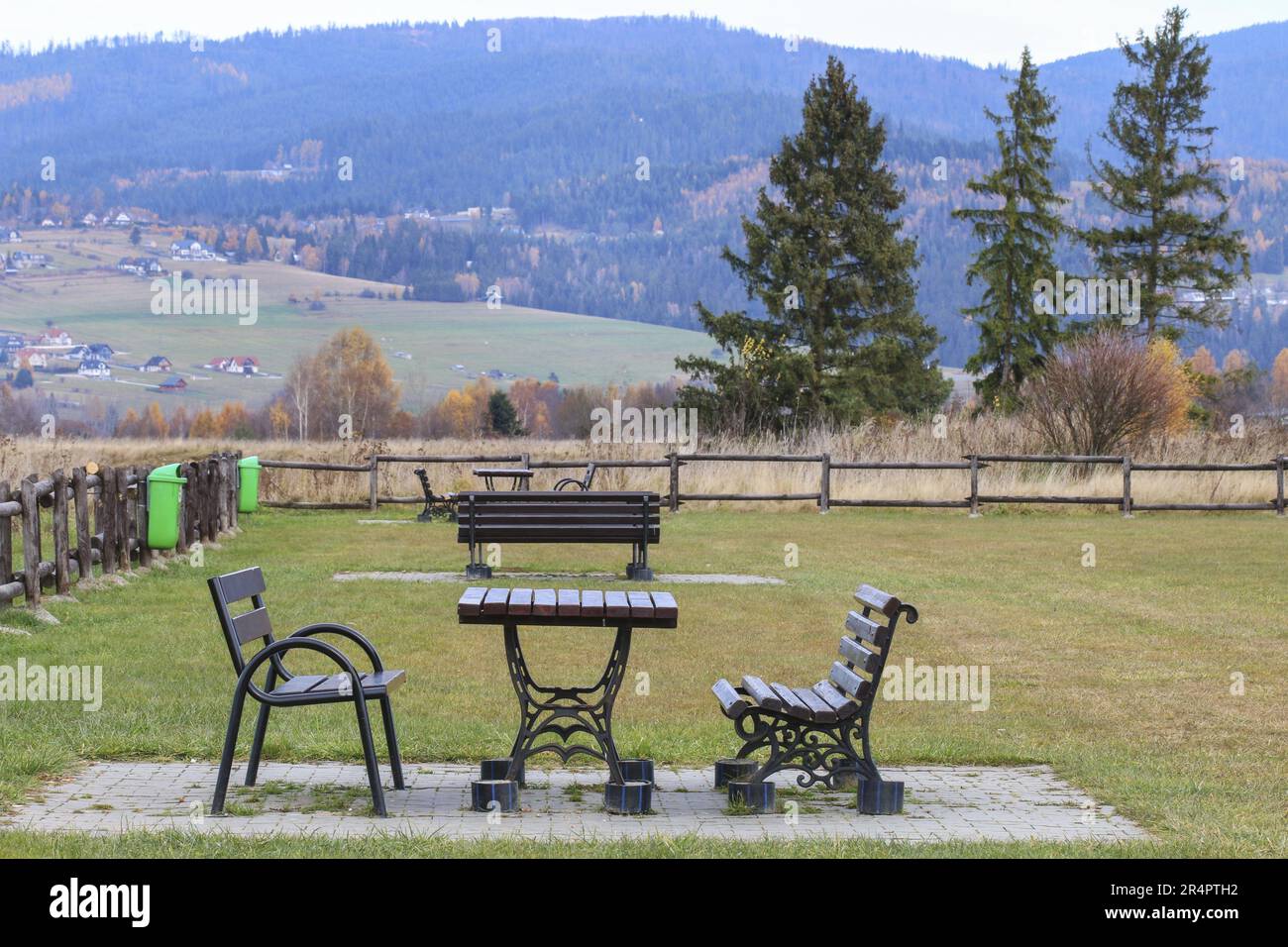 Picnic place table benches hi-res stock photography and images - Alamy