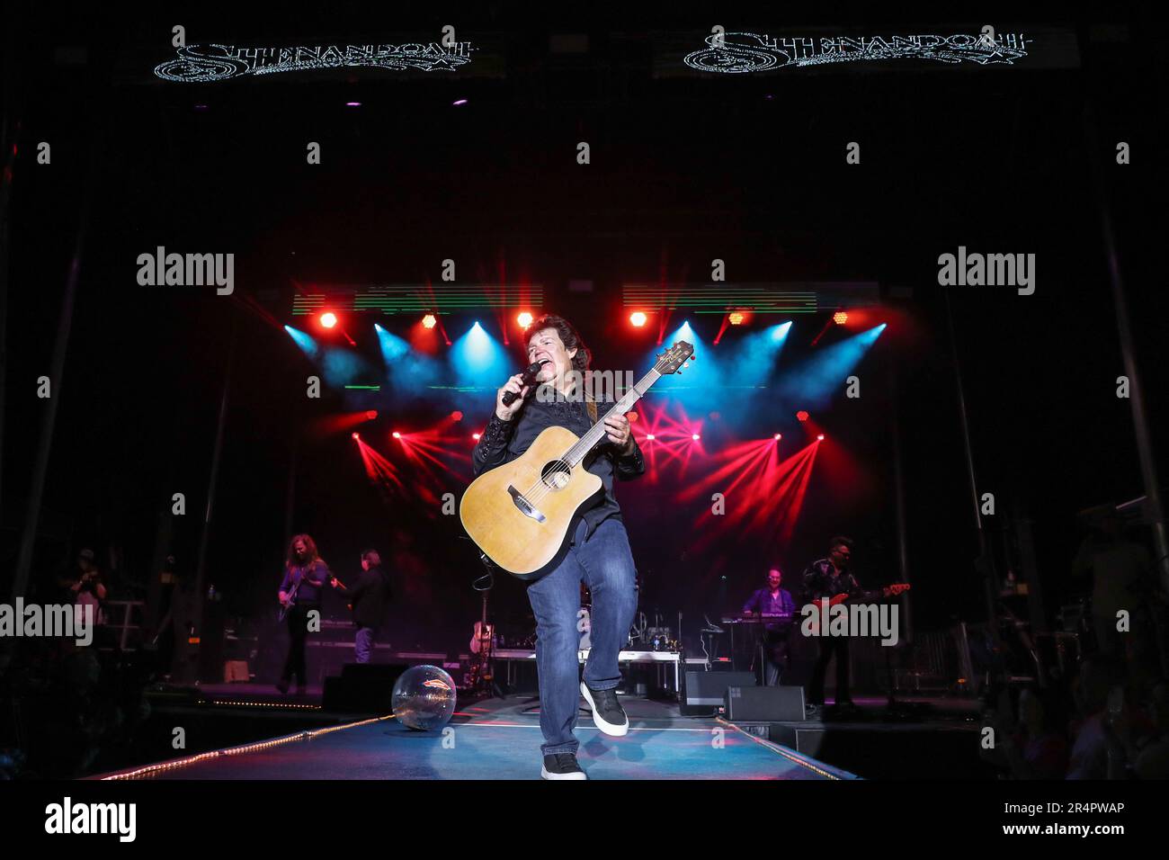 Denham Springs, LA, USA. 27th May, 2023. Shenandoah lead singer Marty Raybon performs for the crowd during Day 1 of the 2023 Cajun Country Jam Memorial Day Festival at PADS North Park in Denham Springs, LA. Jonathan Mailhes/CSM(Credit Image: © Jonathan Mailhes/Cal Sport Media). Credit: csm/Alamy Live News Stock Photo