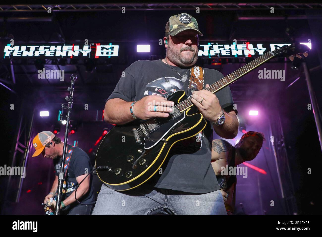 Denham Springs, LA, USA. 28th May, 2023. Mitchell Tenpenny performs for