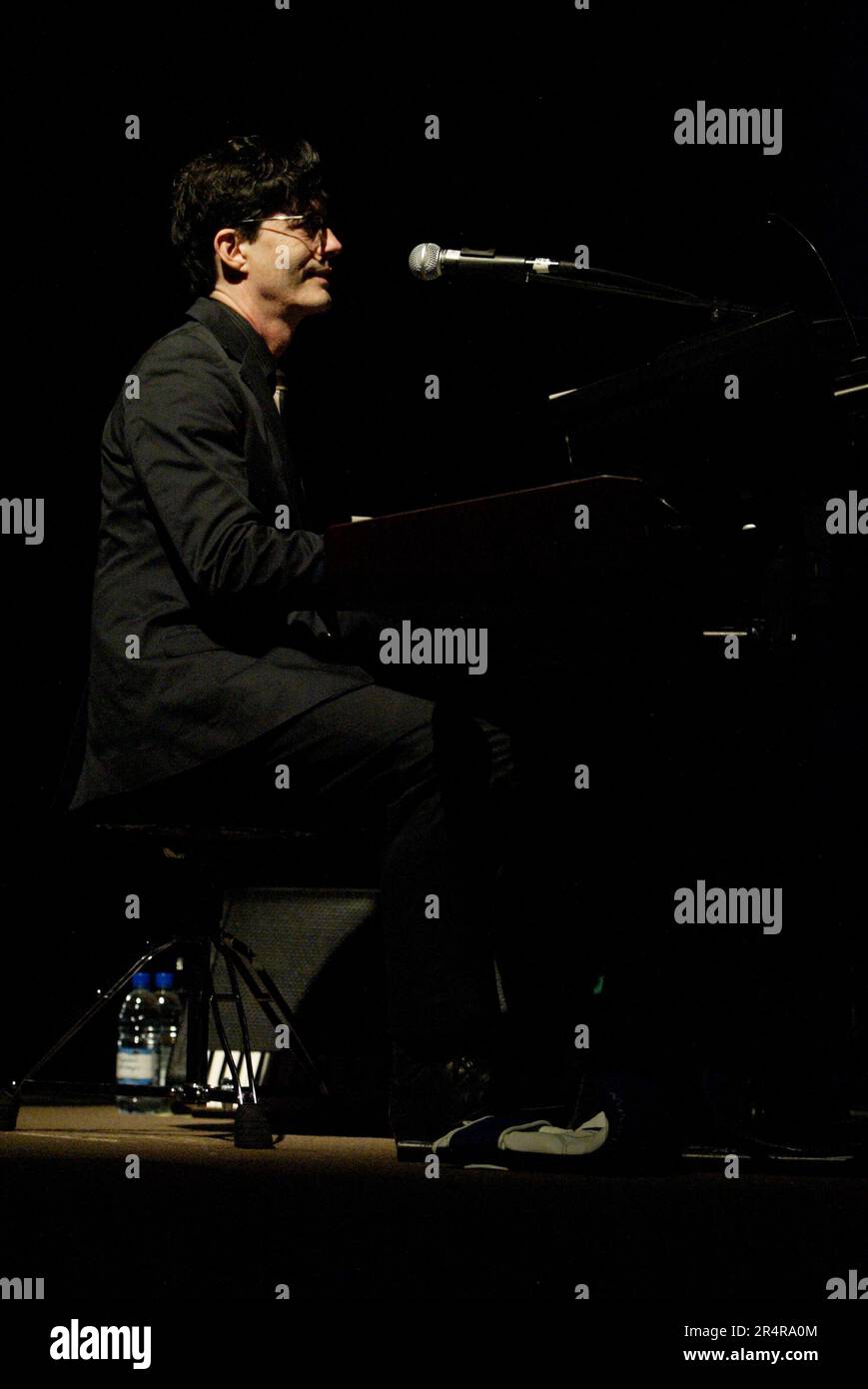 Crowded House commence a world tour with a performance at Sydney