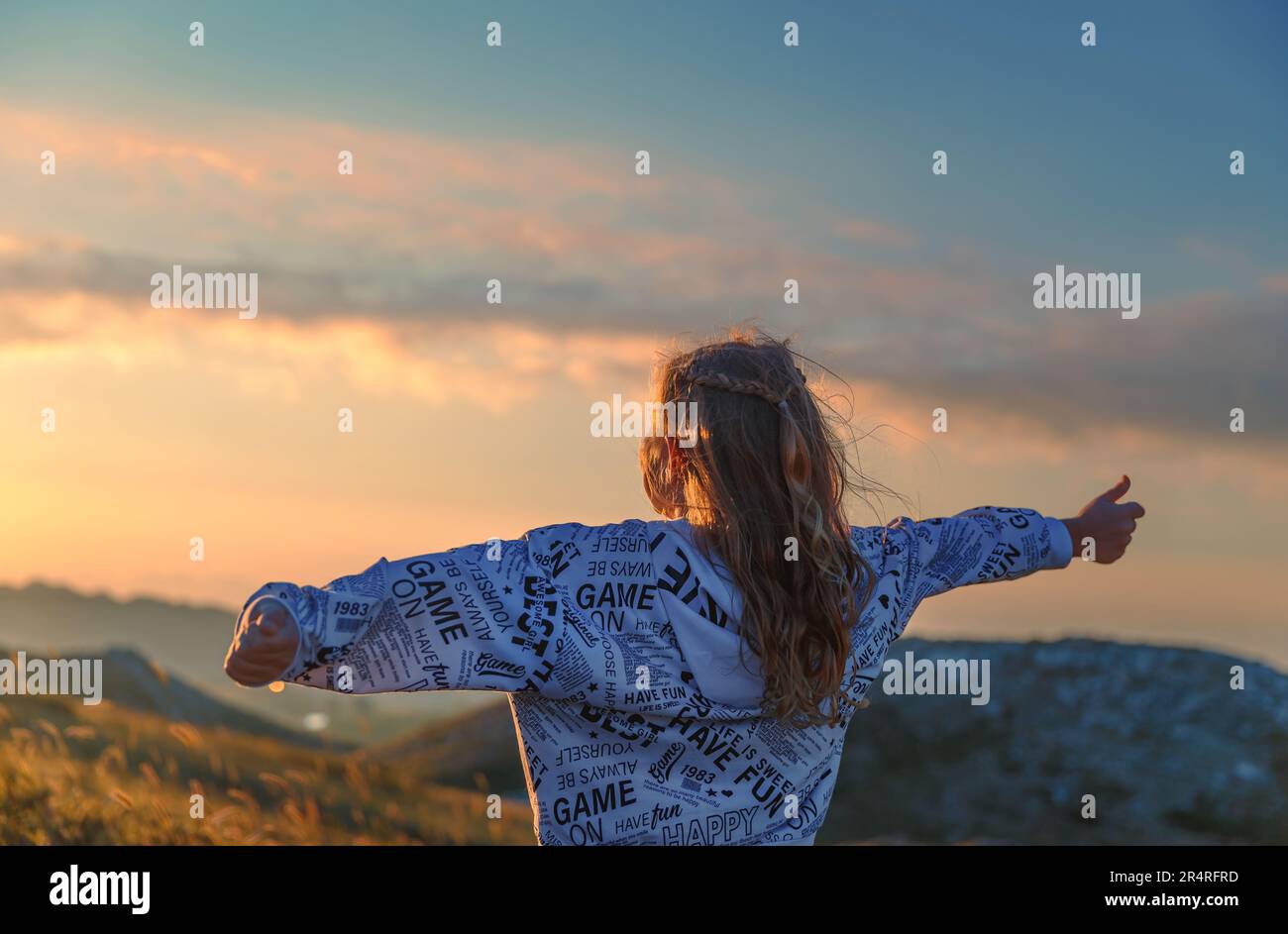 Back view beautiful teen girl hi-res stock photography and images - Alamy