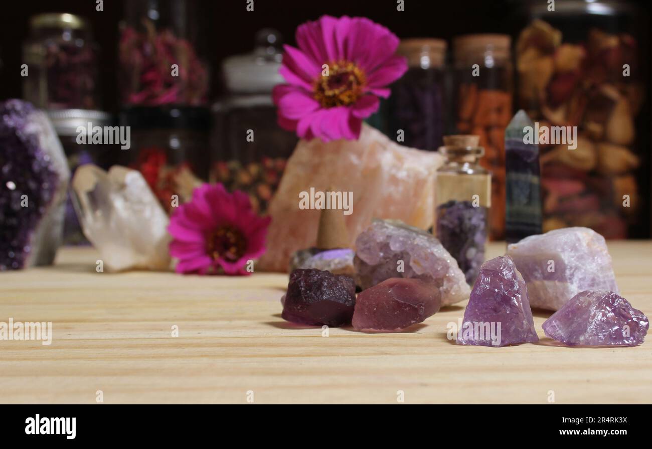 Vintage amethyst hi-res stock photography and images - Alamy