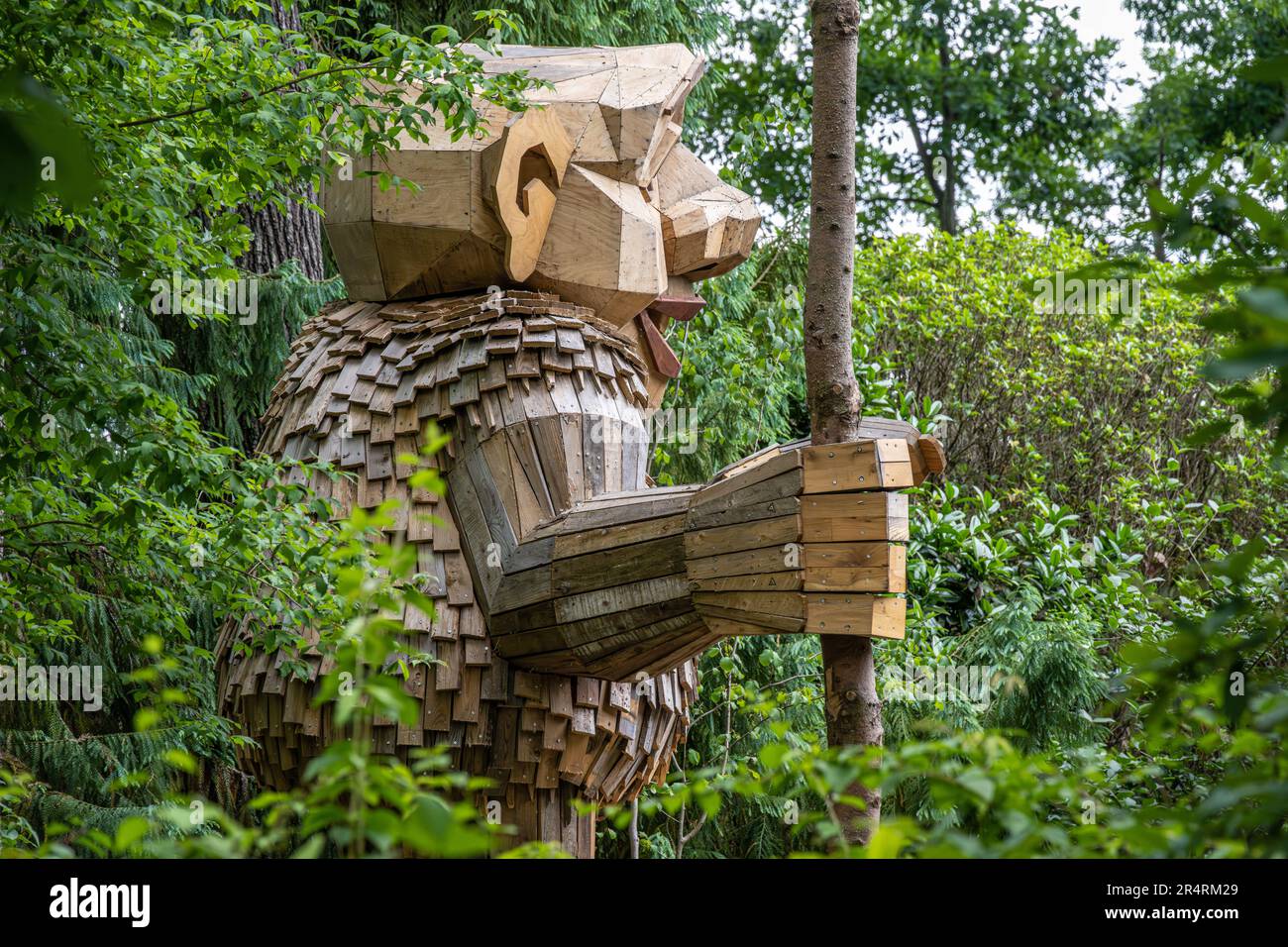 Ronja Redeye wooden sculpture by Thomas Dambo at the Atlanta Botanical Garden in Atlanta, Georgia. (USA) Stock Photo