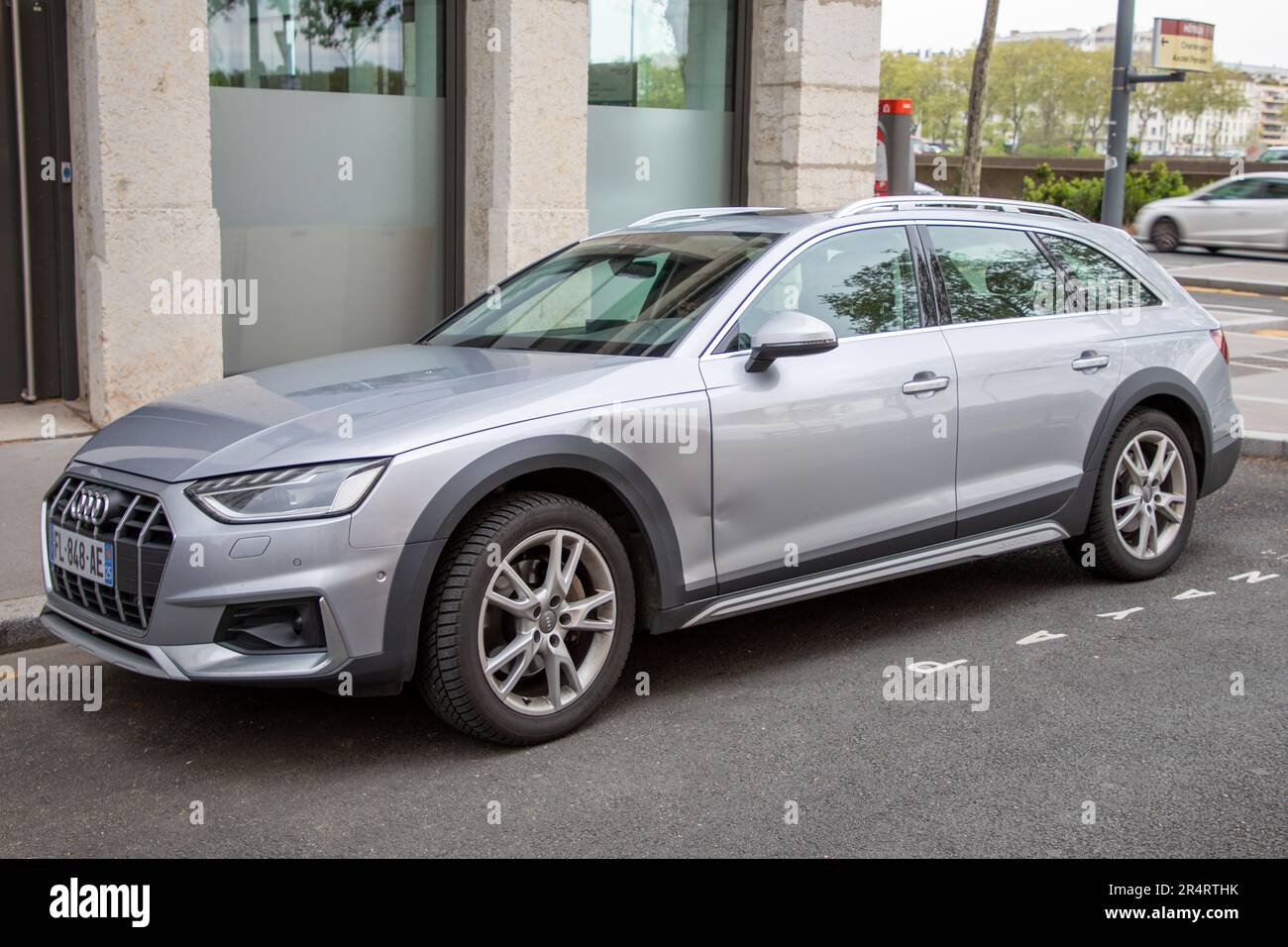 Bordeaux , Aquitaine France - 05 02 2023 : Audi A6 allroad quattro Wagon  german suv car grey space in profile side view in street Stock Photo - Alamy