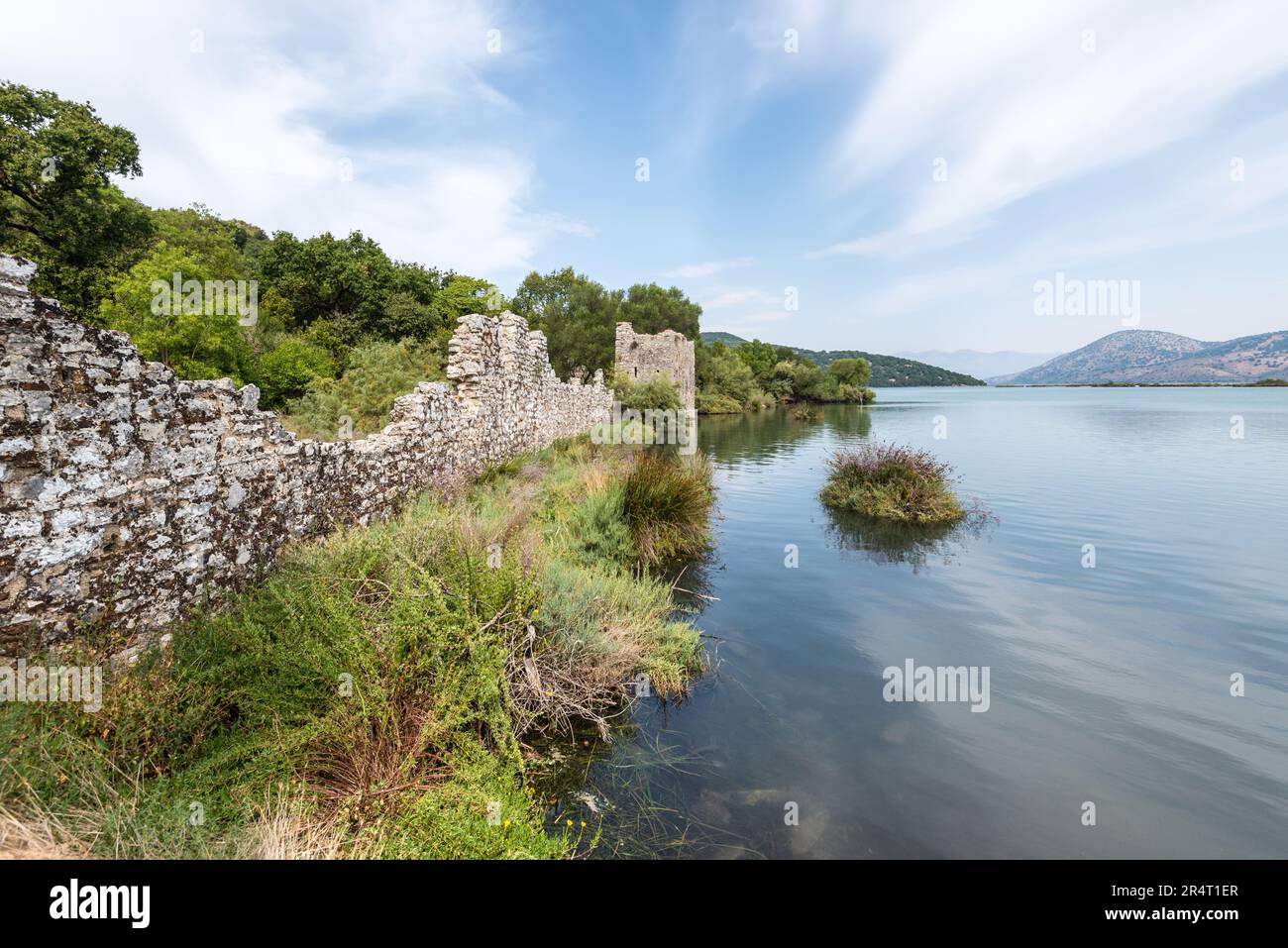 Ancient temple on shore lake hi-res stock photography and images - Alamy