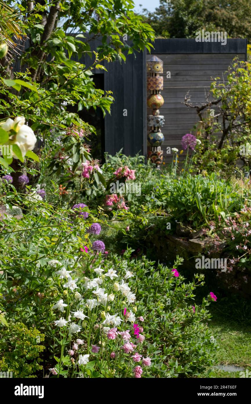 Bedhead garden hi-res stock photography and images - Alamy