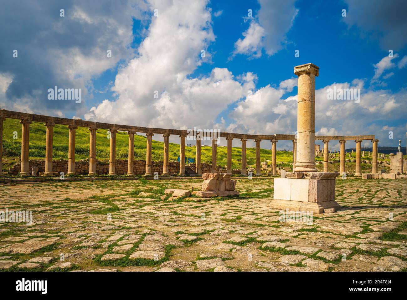 Oval Forum and Cardo Maximus at Jerash, Jordan Stock Photo