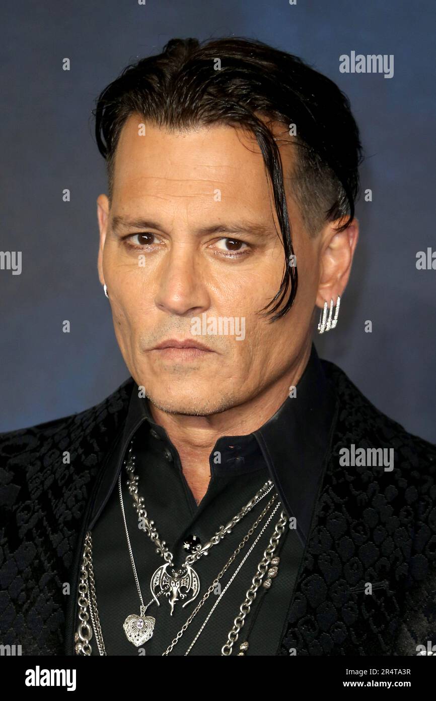 Johnny Depp attends the UK Premiere of "Fantastic Beasts The Crimes Of