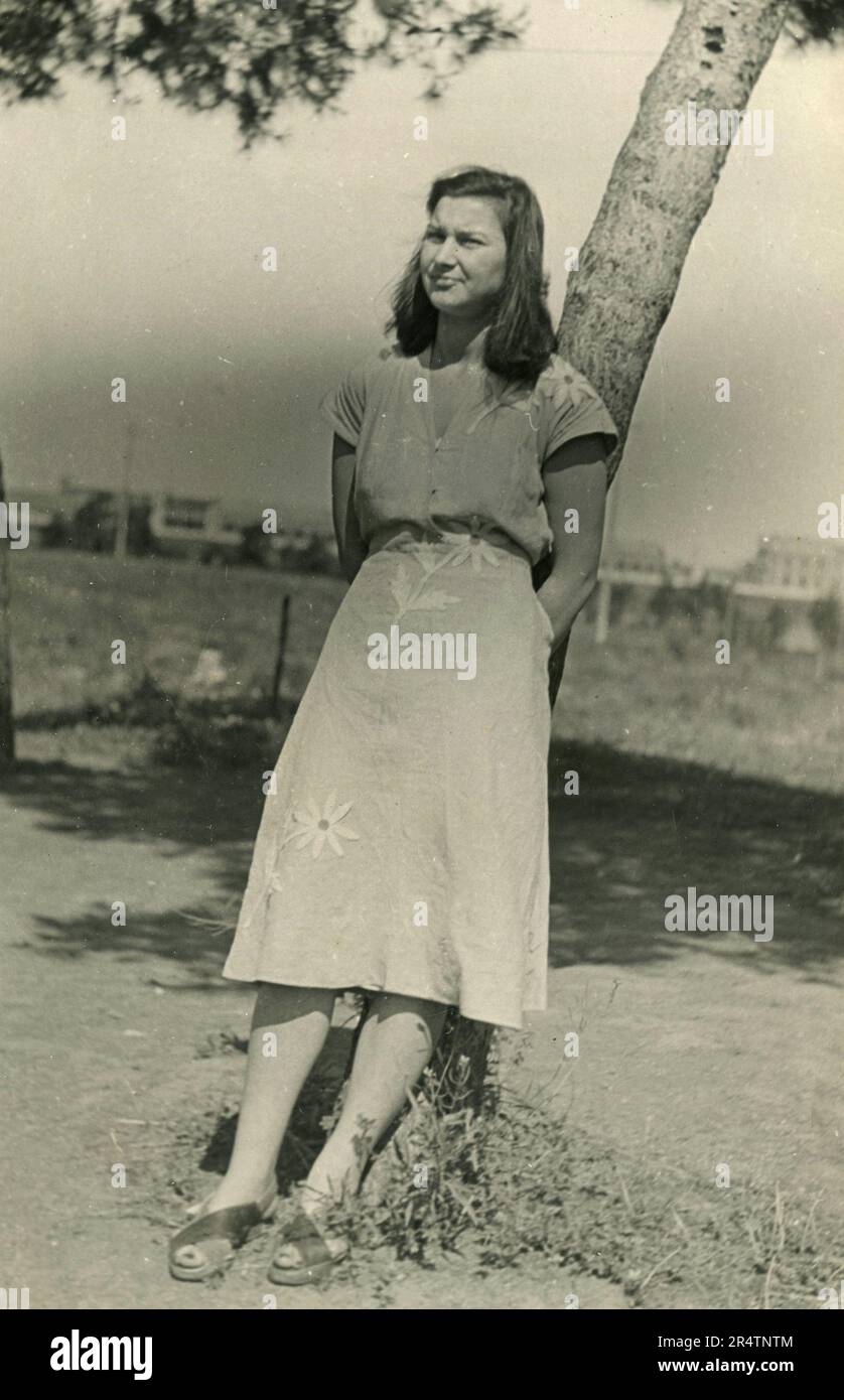 1940s young woman hi-res stock photography and images - Alamy