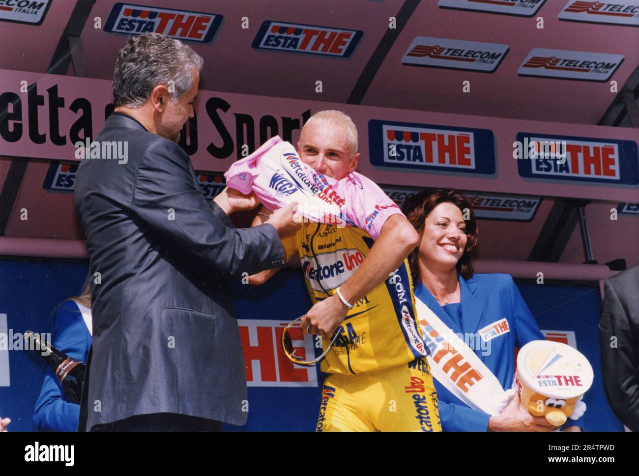 Italian road bicycle racer Dario Frigo wins the race, Italy 1990s Stock Photo