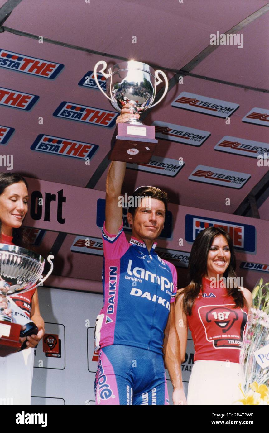 Italian road bicycle racer Mariano Piccoli wins the cup, Italy 1990s Stock Photo