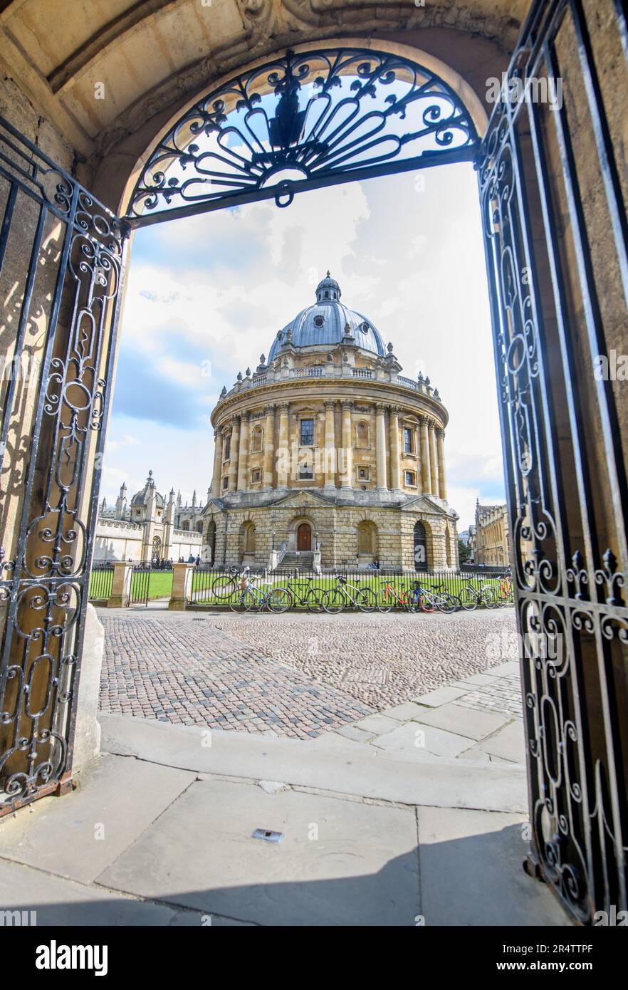 The Radcliffe Camera, reading room of the Bodleian Library at Oxford ...