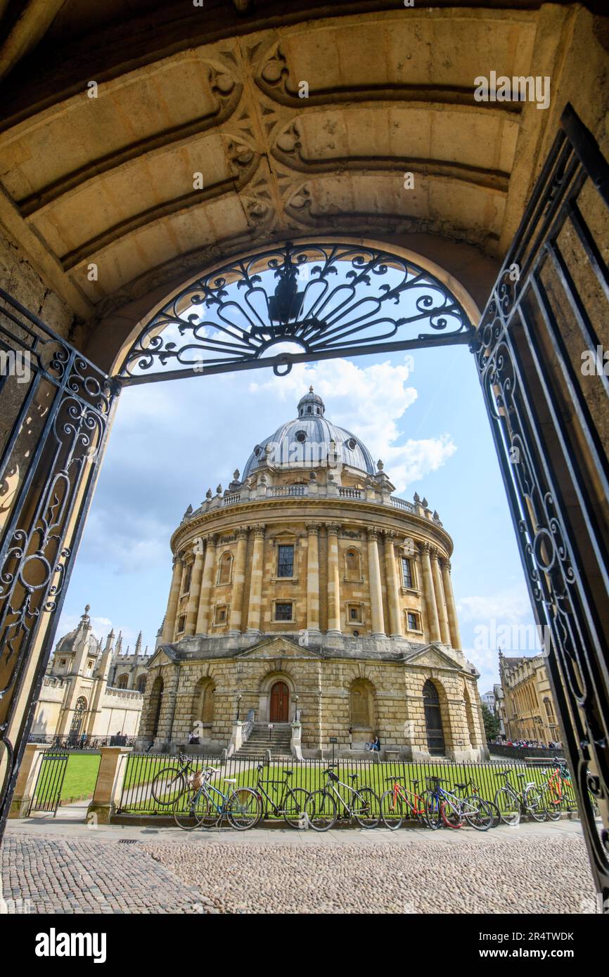 The Radcliffe Camera, reading room of the Bodleian Library at Oxford ...