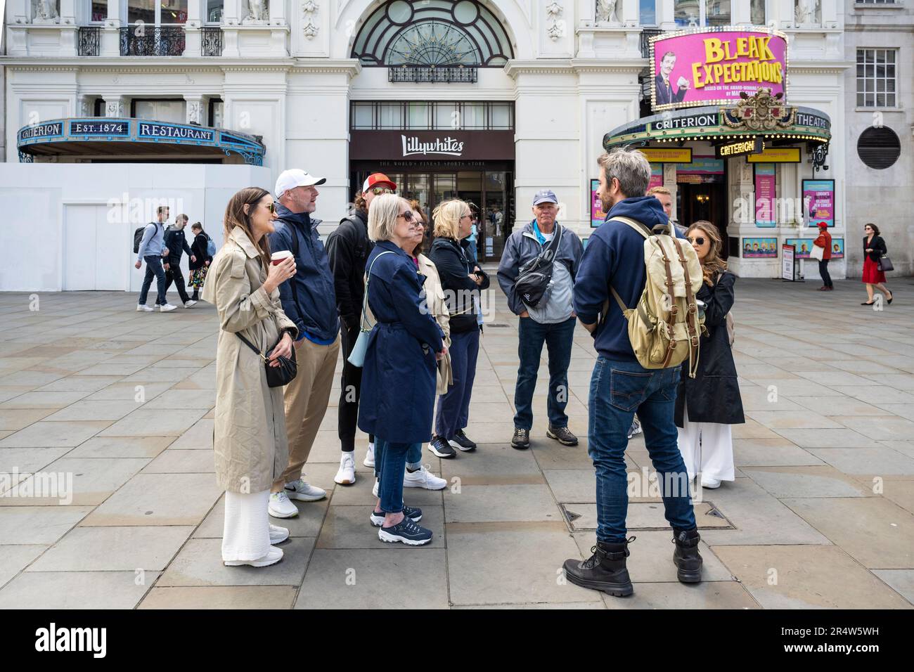 Tour guide association hires stock photography and images Alamy