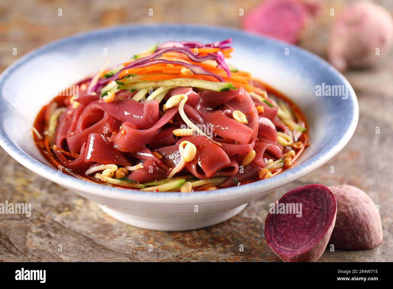 Tossed Mung Clear Noodles in Sauce，Liangpi，Chinese dish composed of