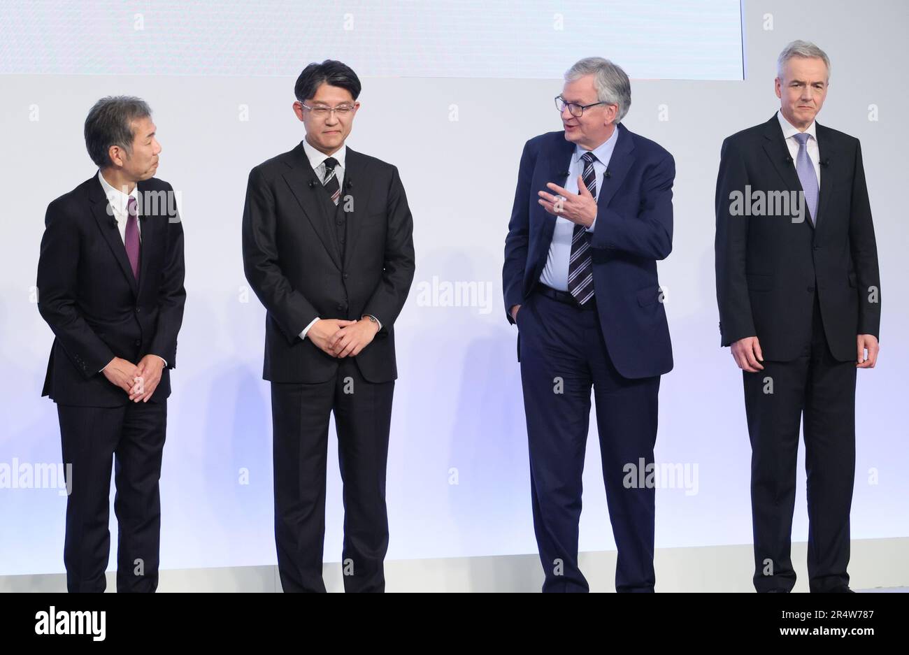 Tuesday. 30th May, 2023. Tokyo, Japan. 30th May, 2023. (L-R) Japan's Hino Motors CEO Satoshi Ogiso, Toyota Motor CEO Koji Sato, Germany's Daimler Truck CEO Martin Daum and Daimler's subsidiary MFTBC (Mitsubishi Fuso) CEO Karl Depper pose for photo as they announced Hino and MFTBC will merge their businesses and Toyota and Daimler Truck will form a holding company at a press conference in Tokyo on Tuesday, May 30, 2023. (photo by Yoshio Tsunoda/AFLO) Stock Photo