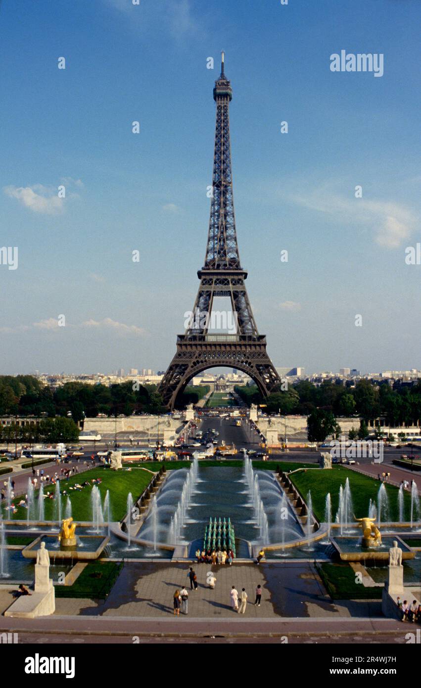 Eiffel Tower Iconic Landmark Hi res Stock Photography And Images Alamy