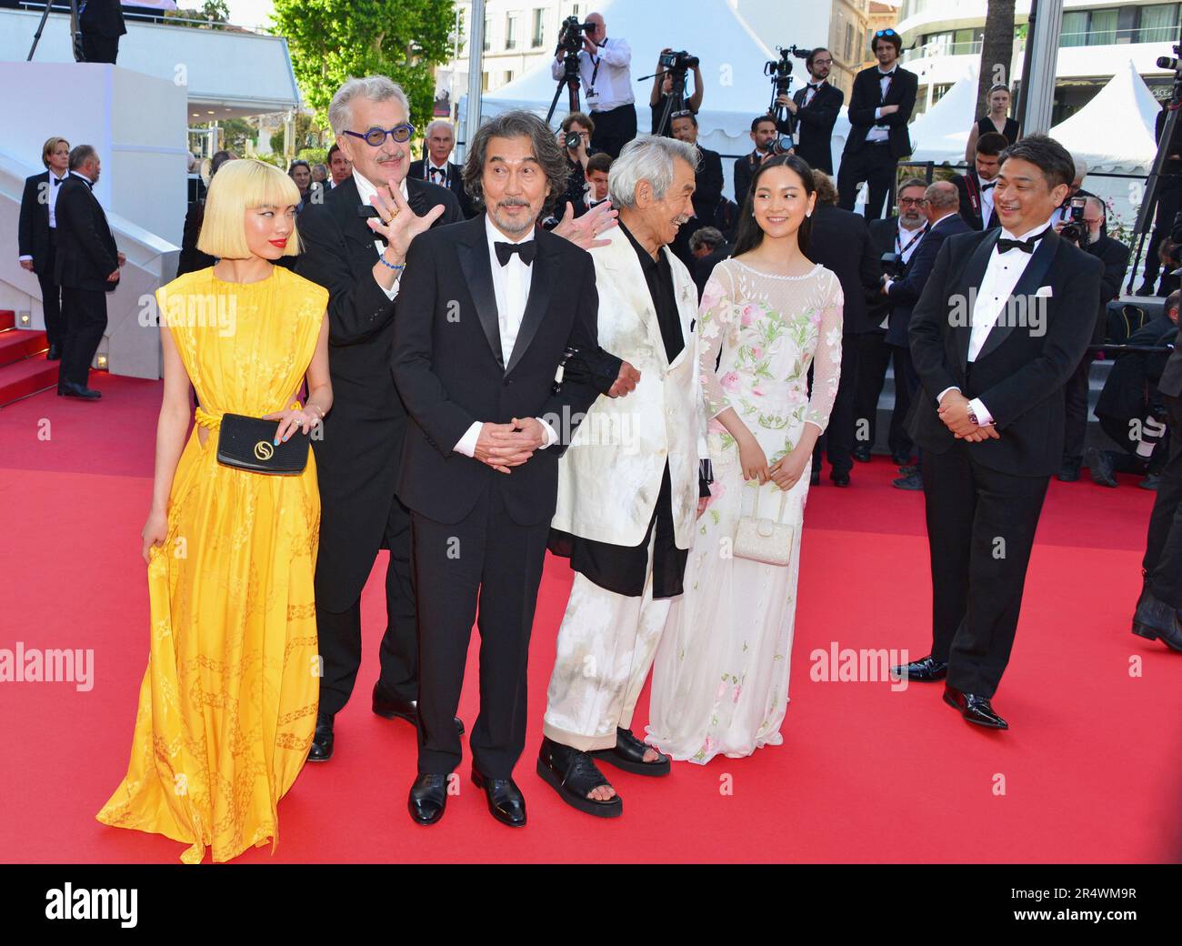 Aoi Yamada, Wim Wenders, Koji Yakusho, Min Tanaka, Arisa Nakano, Koji