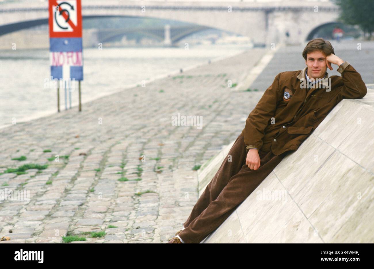 Portrait of the actor Julien Rochefort in 1989. Paris, quays of the ...