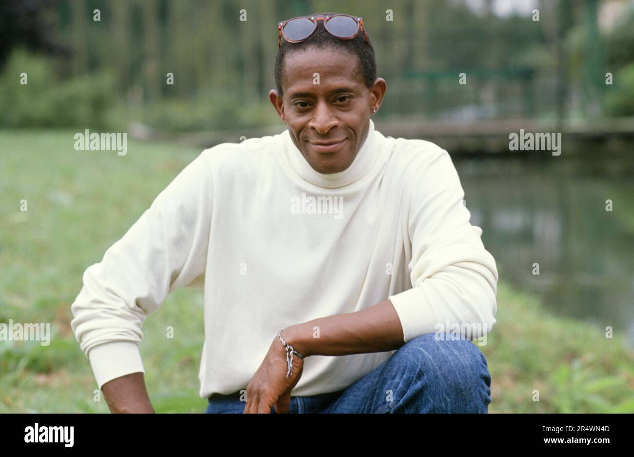 La belle Anglaise TV series (1988-1990) Year: 1989 France, Season 2, Episode 4 Director: Jacques Besnard Antonio Fargas  Shooting picture Stock Photo