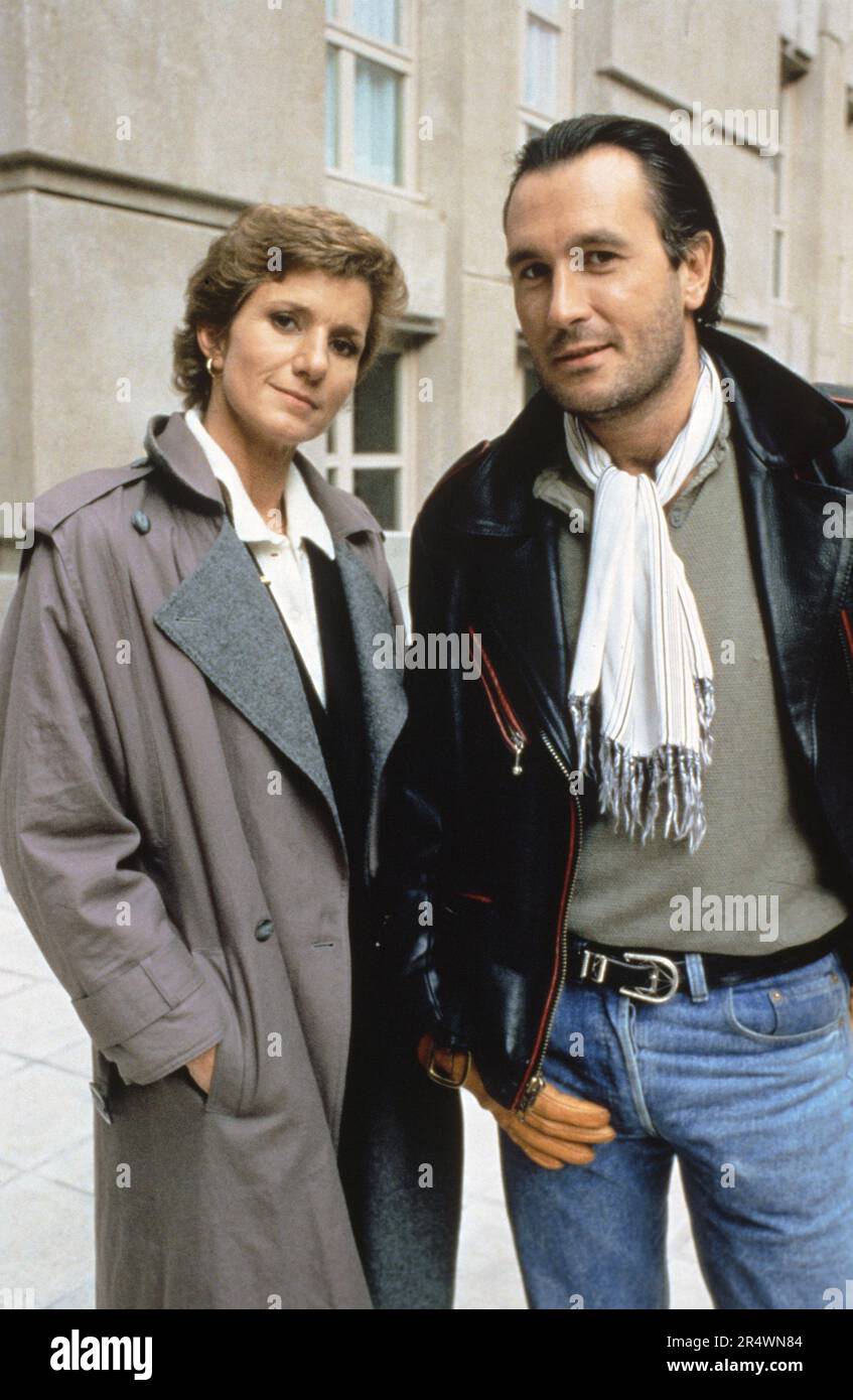 Clémence Aletti (TV series) Year: 1985 France Director: Peter Kassovitz Dominique Labourier, Bernard Le Coq  Shooting picture Stock Photo
