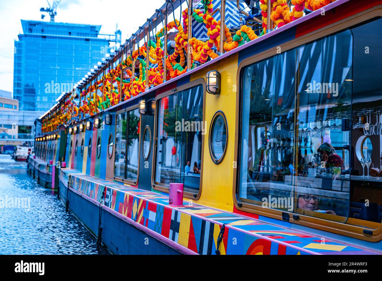 Canal Boat Restaurant, Regent's Canal, London Stock Photo Alamy