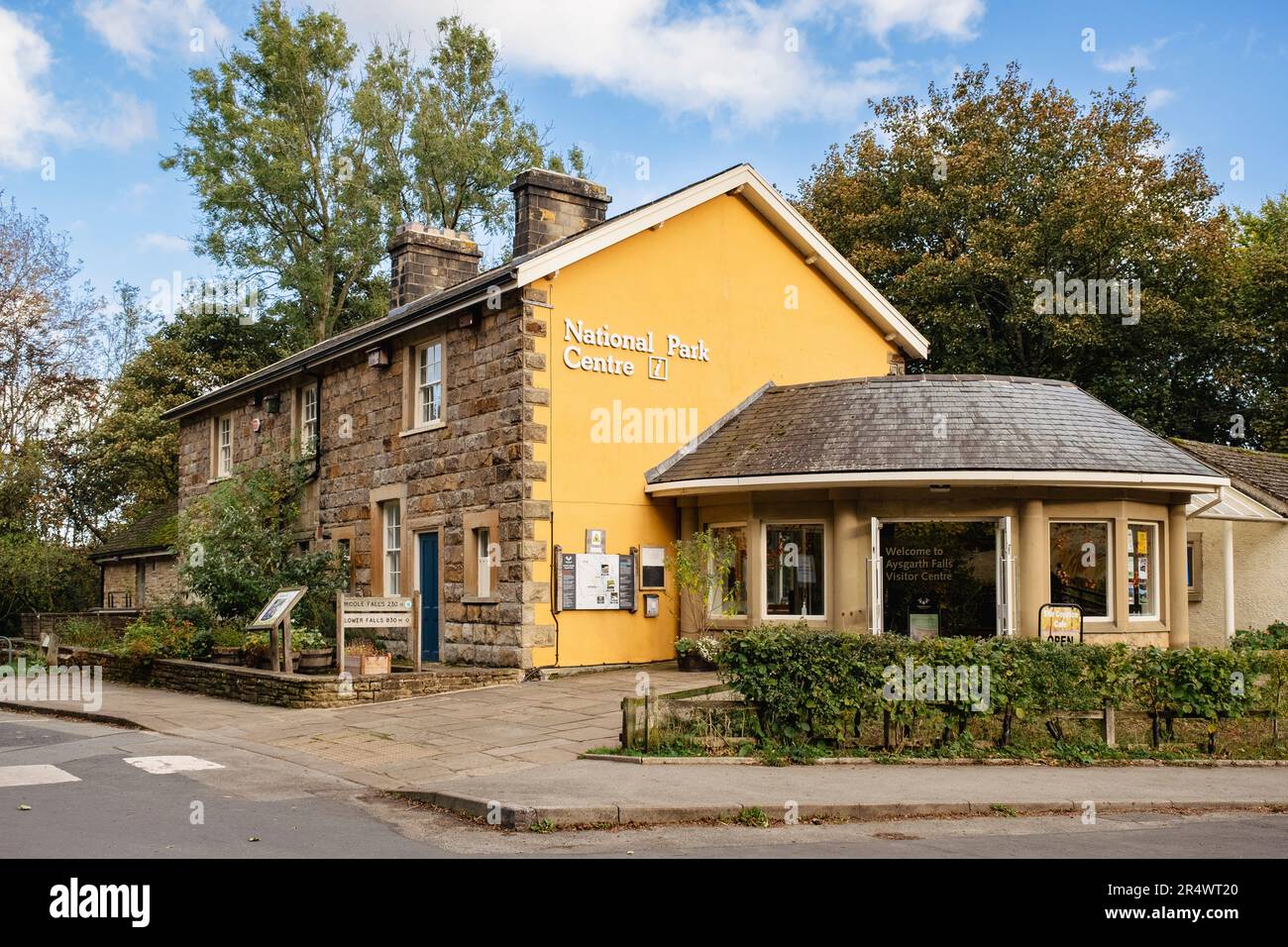 National Park Centre building in Wensleydale in Yorkshire Dales National Park. Aysgarth, north Yorkshire, England, UK, Britain Stock Photo