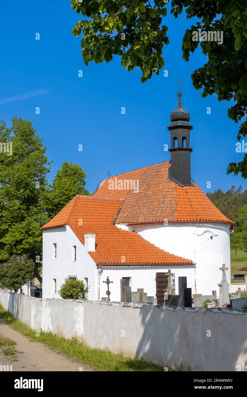 Rabi, kostel sv. Jana Nepomuckeho (1785), Plzensky kraj, Ceska republika / Rabi castle, Czech republic Stock Photo