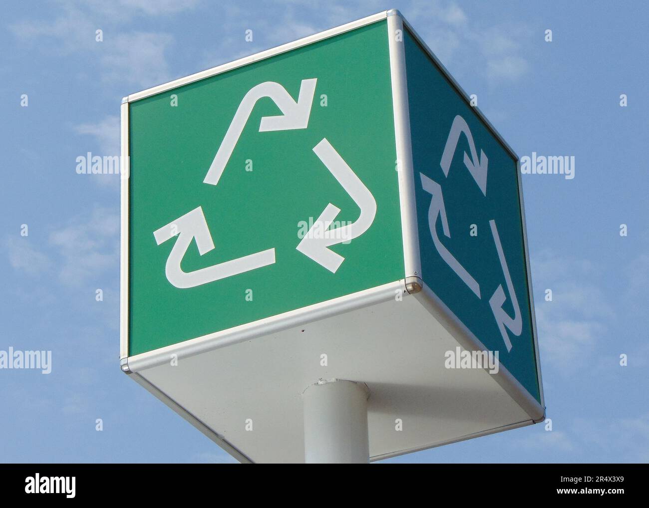 Recycling sign placed on a cube Stock Photo