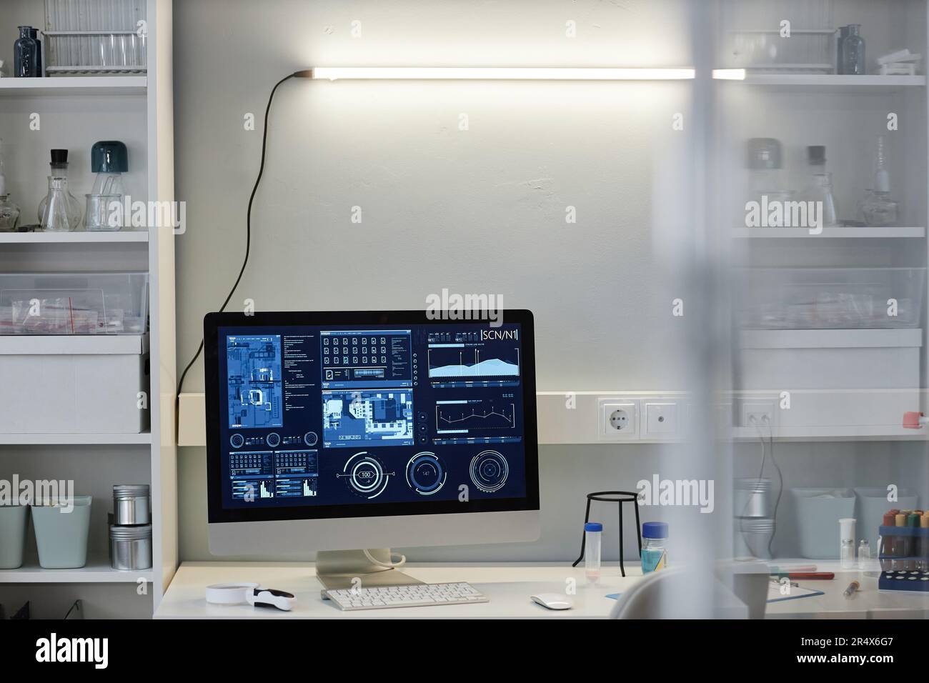 Graphs on screen in lab hi-res stock photography and images - Alamy