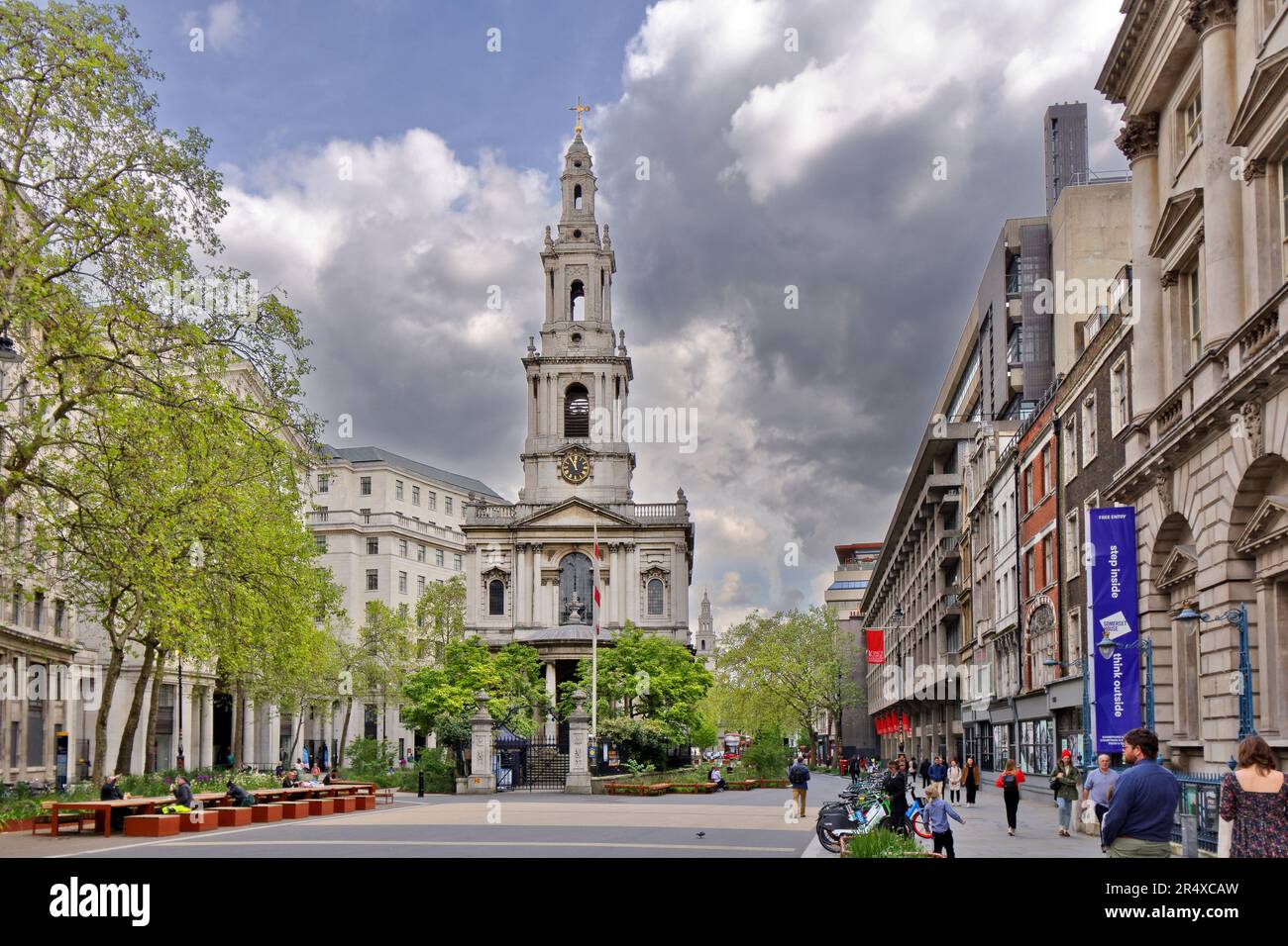 London Aldwych Strand garden & pedestrian area and St Mary Le Strand Church Stock Photo