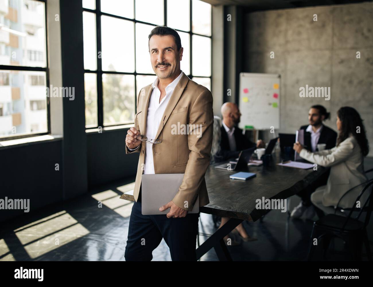 Mature corporate ceo business hi-res stock photography and images - Alamy