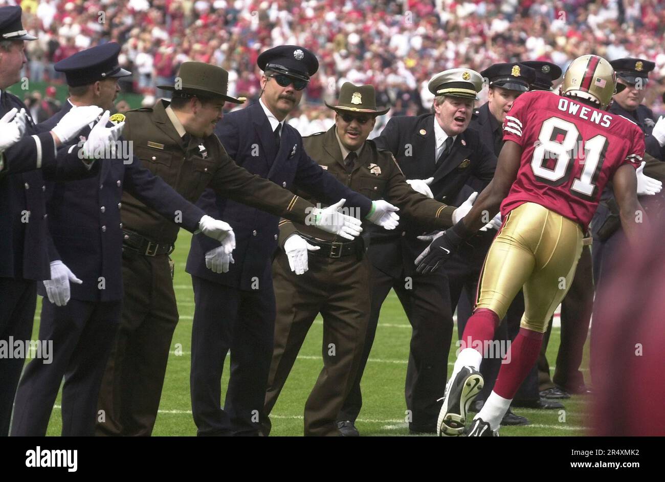 September 23, 2001 - San Francisco, California, U.S - St. Louis Rams  running back Marshall Faulk (28) runs with ball on Sunday, September 23,  2001, in San Francisco, California. The Rams defeated