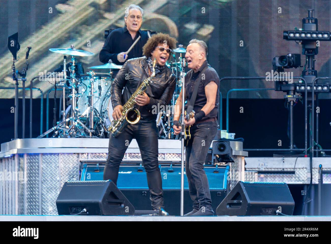 Edinburgh, Scotland. 30th May 2023. Bruce Springsteen and the E Street Band play Murrayfield Stadium on the first UK show of his current World Tour. Bruce and Jake Clemons duet a chorus in front of the 65,000 capacity crowd. Credit: Tim J. Gray/Alamy Live News Stock Photo