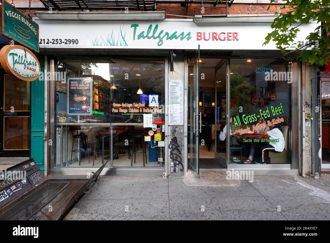 Tallgrass Burger, 214 1st Ave, New York, NYC storefront photo of a halal burger restaurant in Manhattan's East Village neighborhood. Stock Photo
